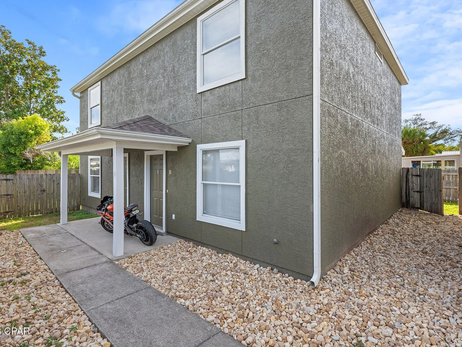 2 bed, 1.5 bath, 1050 sqft, $1,550 — Photo 3