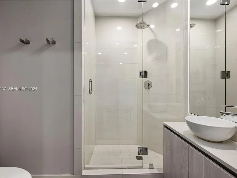 480 NE 31st St #1207 — Photo 14