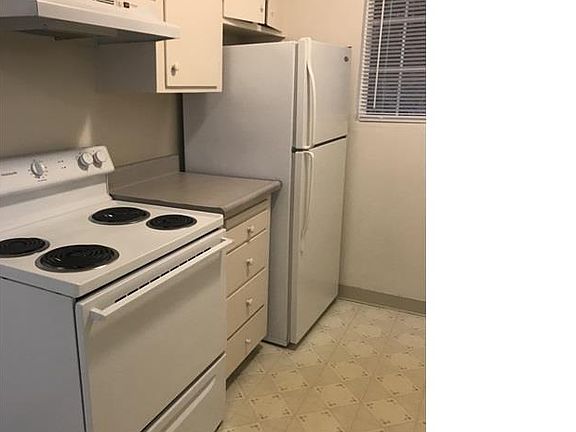 3rd image of 118 Wilton Dr #1