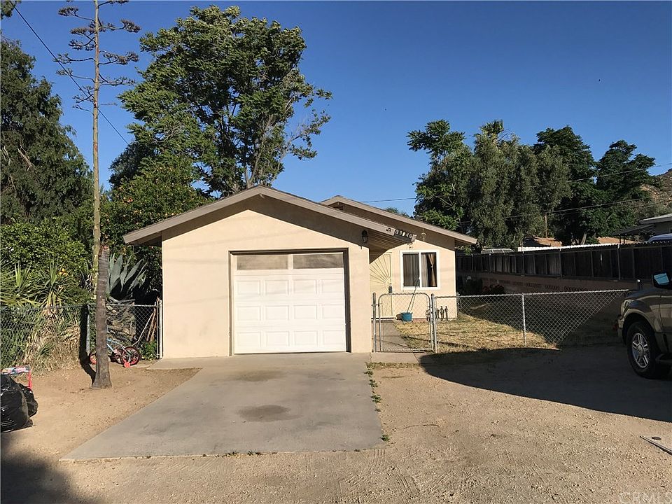 1st image of 33040 Churchill St