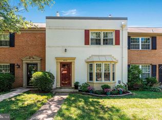 8211 Carrleigh Pkwy, Springfield, VA 22152