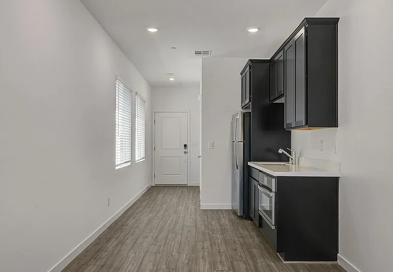 561 Preston Crest St — Photo 35