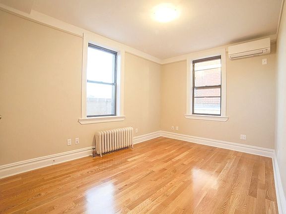 3rd image of 168 W 86th St Ph 2