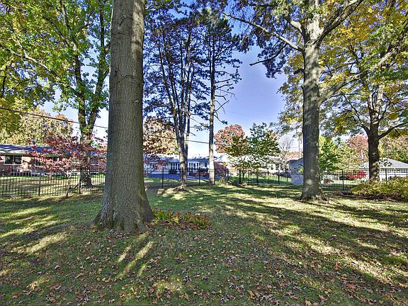 4th image of 11855 Sunlind Dr