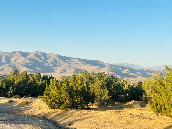 9132 Candlewood Ln, Apple Valley, CA 92308