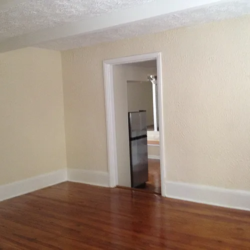 1049 Vance Ave NE Photo 1