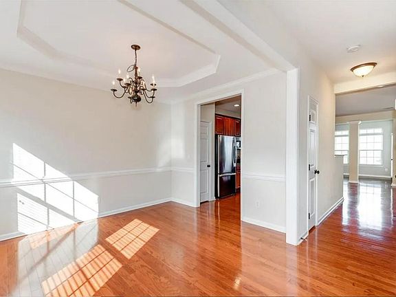 3rd image of 4015 Fenworth Ct