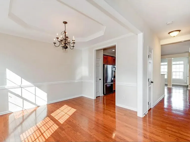 4015 Fenworth Ct — Photo 3