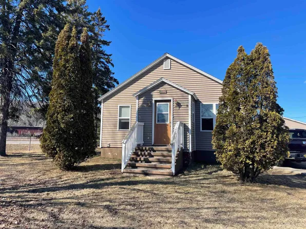 1712 Michigan Ave, Gladstone, MI 49837