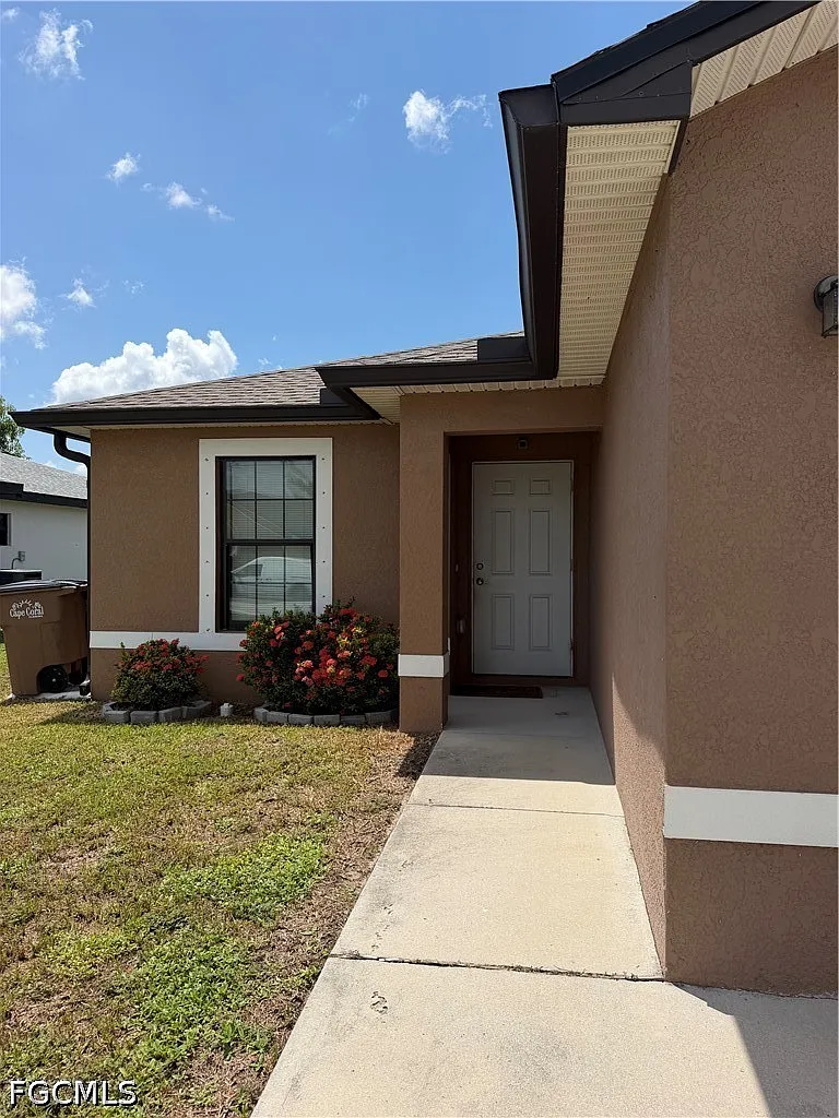 3 bed, 2.0 bath, 1209 sqft, $1,750 — Photo 2