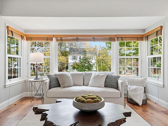 5th image of 1101 W 53rd St