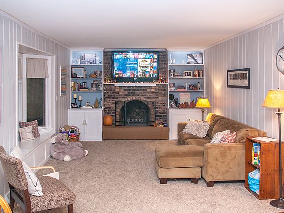 custom built-ins and 55" tv