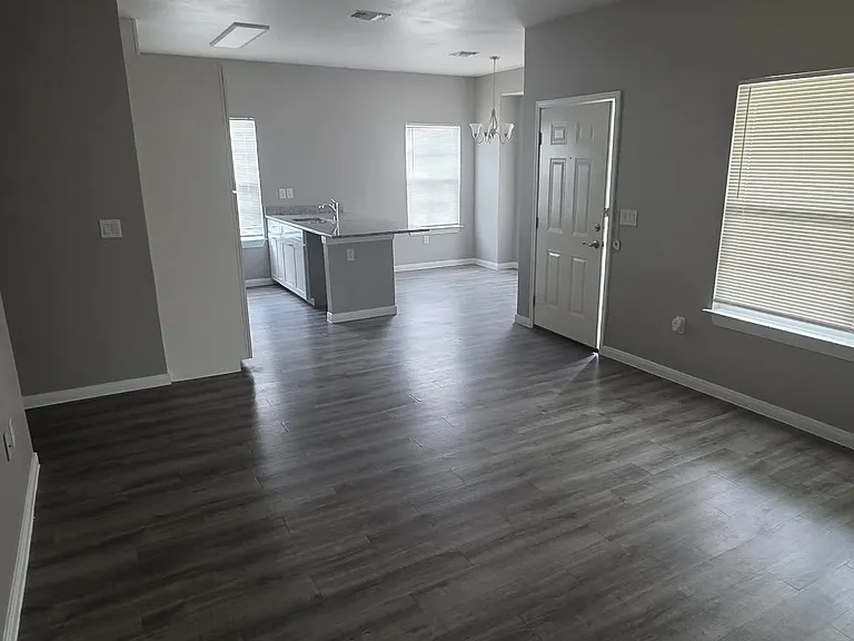 614 Chihuahua St — Photo 6