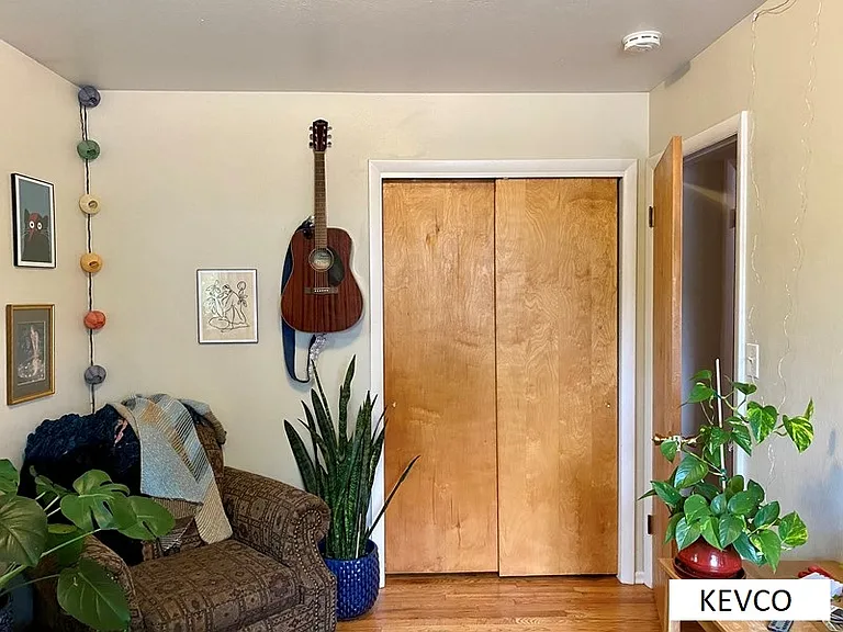 2413 Clearview Ave — Photo 6