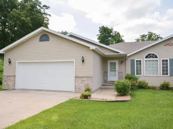 4458 Meadow Lakes Dr NW, Rochester, MN 55901