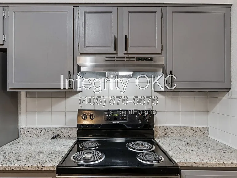 8514 Candlewood Dr — Photo 35