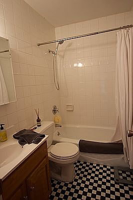 4th image of 85 Nassau Ave APT 2B