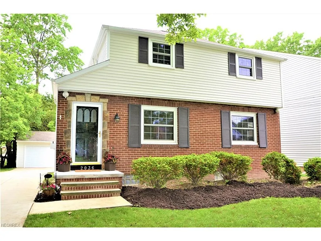 2036 Lakeview Ave photo 1