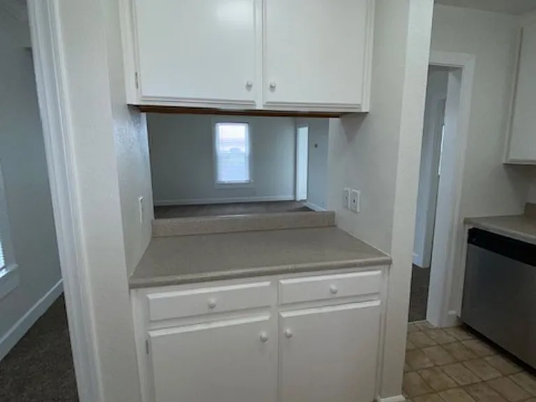 585 Laine St — Photo 17