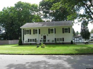 12 Mullen Dr, Schenectady, NY 12306