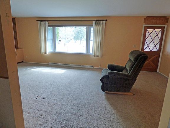 5th image of 401 Fairfield Dr