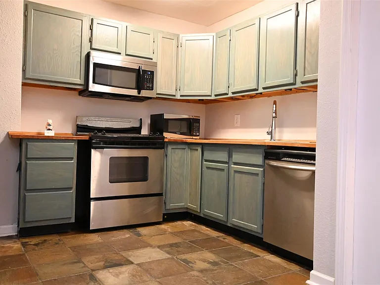 8423 Hearth Dr #2 — Photo 3