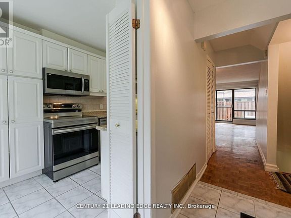 4th image of 28 Livingston Rd #70