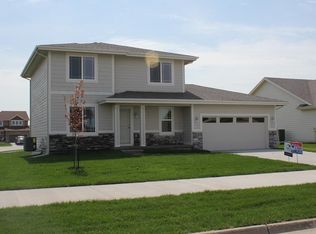 888 SE Pleasant View Dr, Waukee, IA 50263