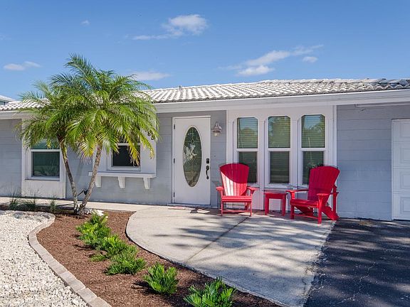 2nd image of 1285 Holiday Dr