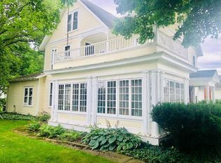 24 S Church St, Somerset, OH 43076