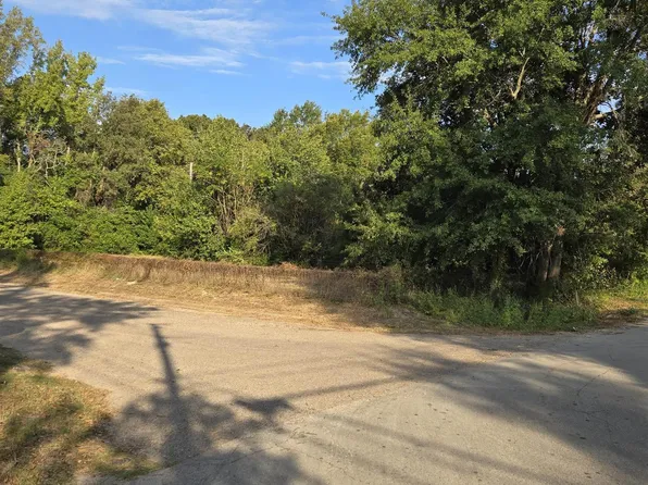 1001 Whippoorwill Ave, Henderson, TX 75652