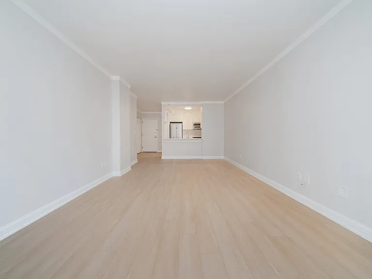 140 Riverside Blvd #727 — Photo 6