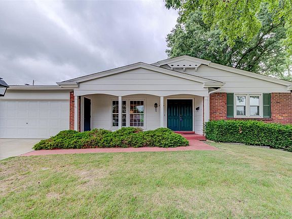 3rd image of 3785 Thistledown Dr