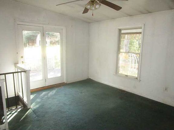 4th image of 299 Perry Hill Rd
