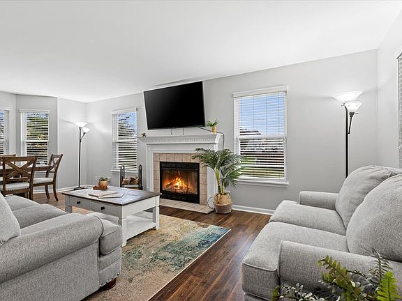 2nd image of 1059 Walker Ct
