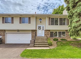 1967 Bielenberg Dr, Woodbury, MN 55125