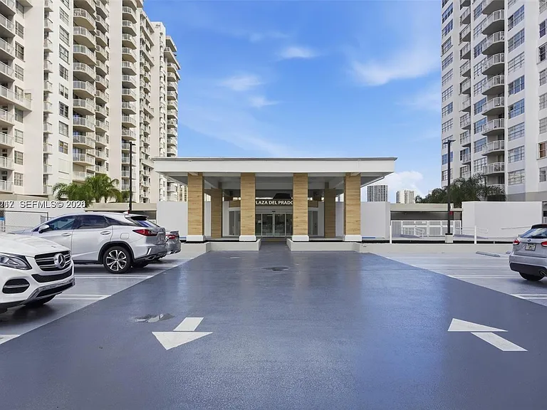 18071 Biscayne Blvd #1401 — Photo 42