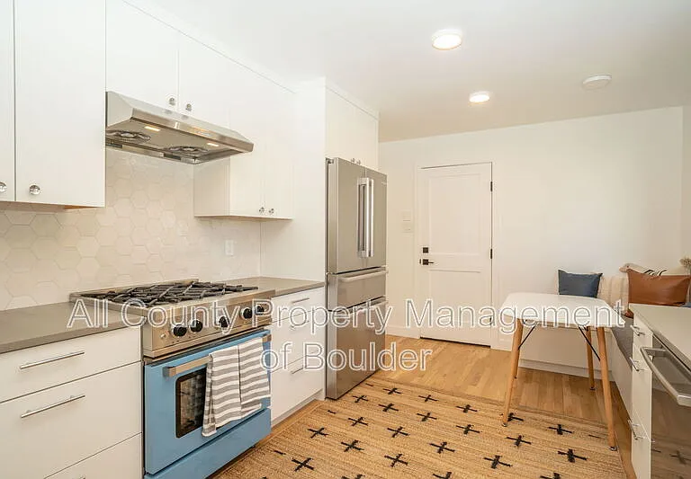1330 Cedar Ave — Photo 7