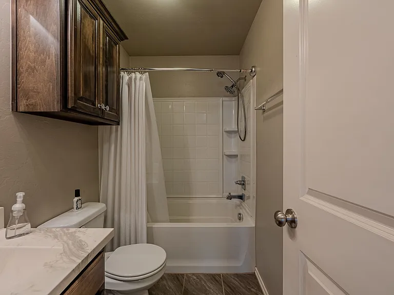 19213 Blanco Dr — Photo 29