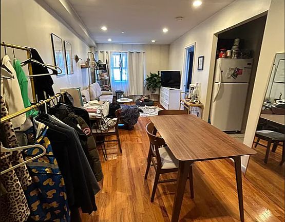 3rd image of 2522 Hoyt Ave S APT 3F