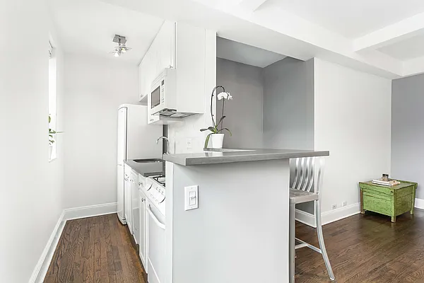 Rented by Compass | media 9