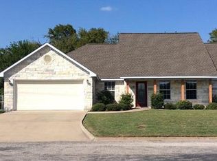 1315 E Independence St, Giddings, TX 78942