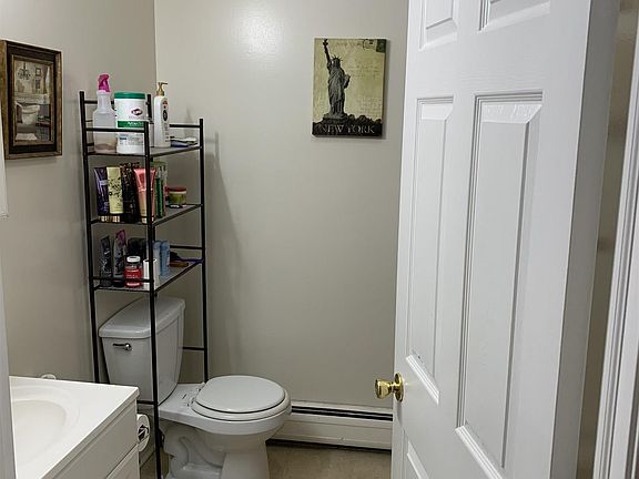 4th image of 408 1/2 1st St