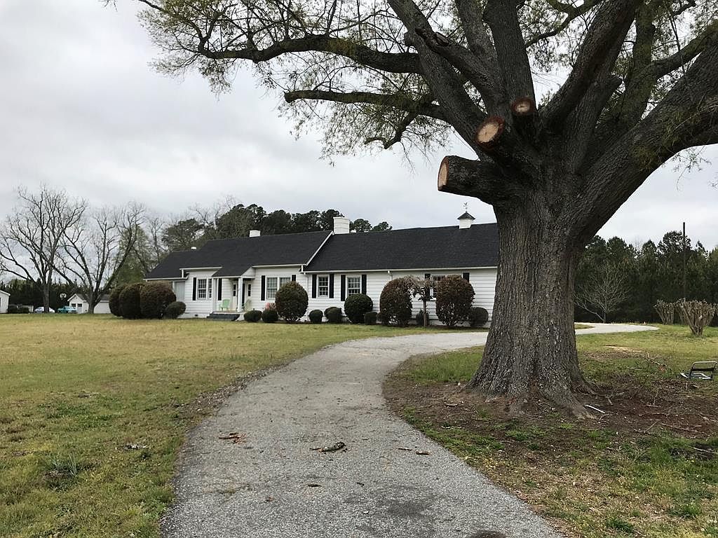 2105 Woodlawn Rd, Greenwood, SC 29649 Zillow