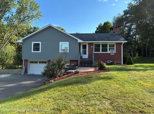 18 Aspinwall Rd, Red Hook, NY 12571