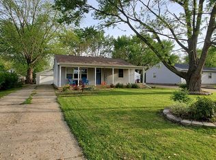 362 Pinewood Dr, Valparaiso, IN 46385