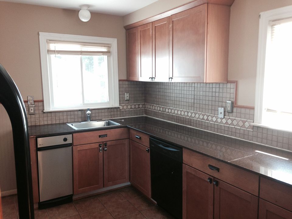 1st image of 21521 Kramer St