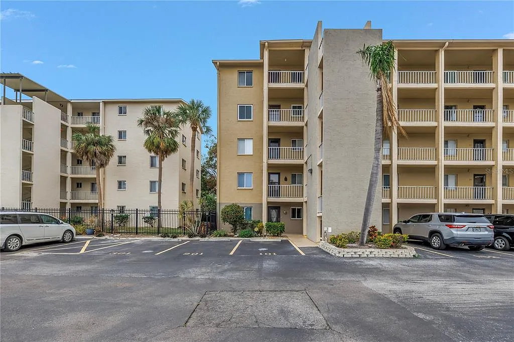 2 bed, 2.0 bath, 1144 sqft, $1,375 — Photo 2