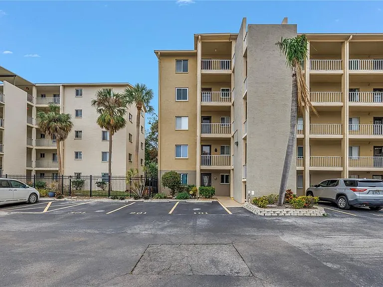 3500 Lake Bayshore Dr #K101 — Photo 2