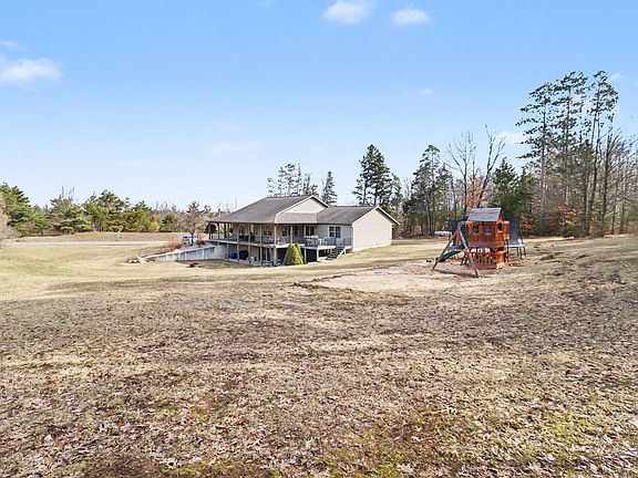 3rd image of 18785 Eight Mile Rd